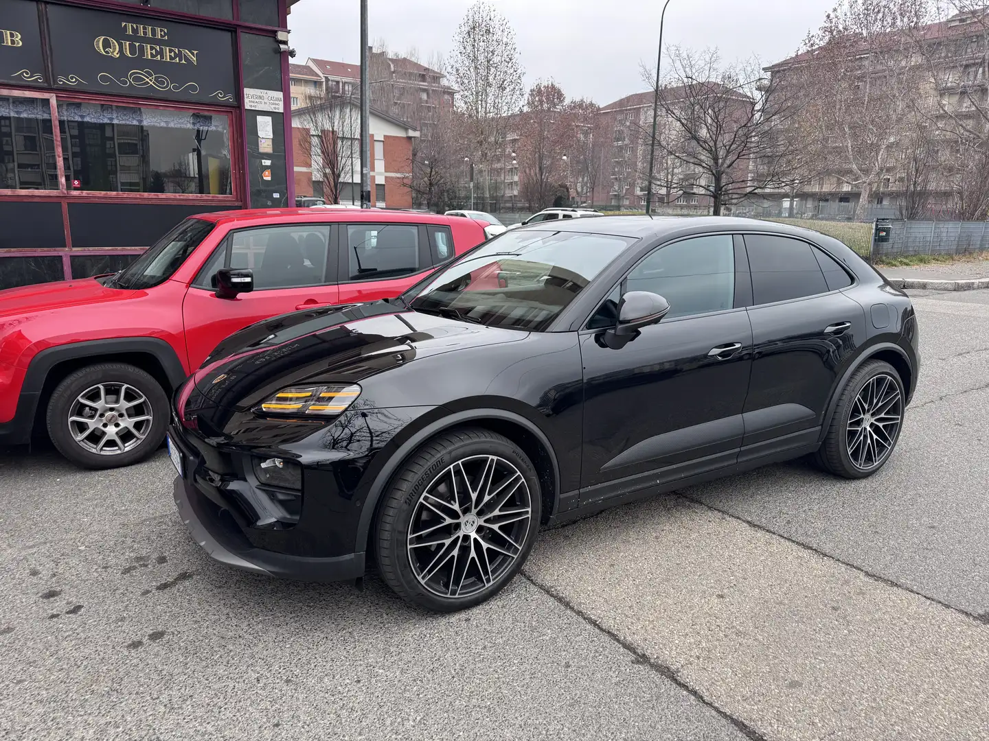 Porsche Macan - 1
