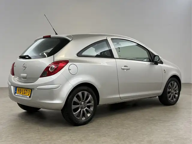Opel Corsa view 11