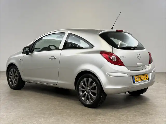 Opel Corsa view 3
