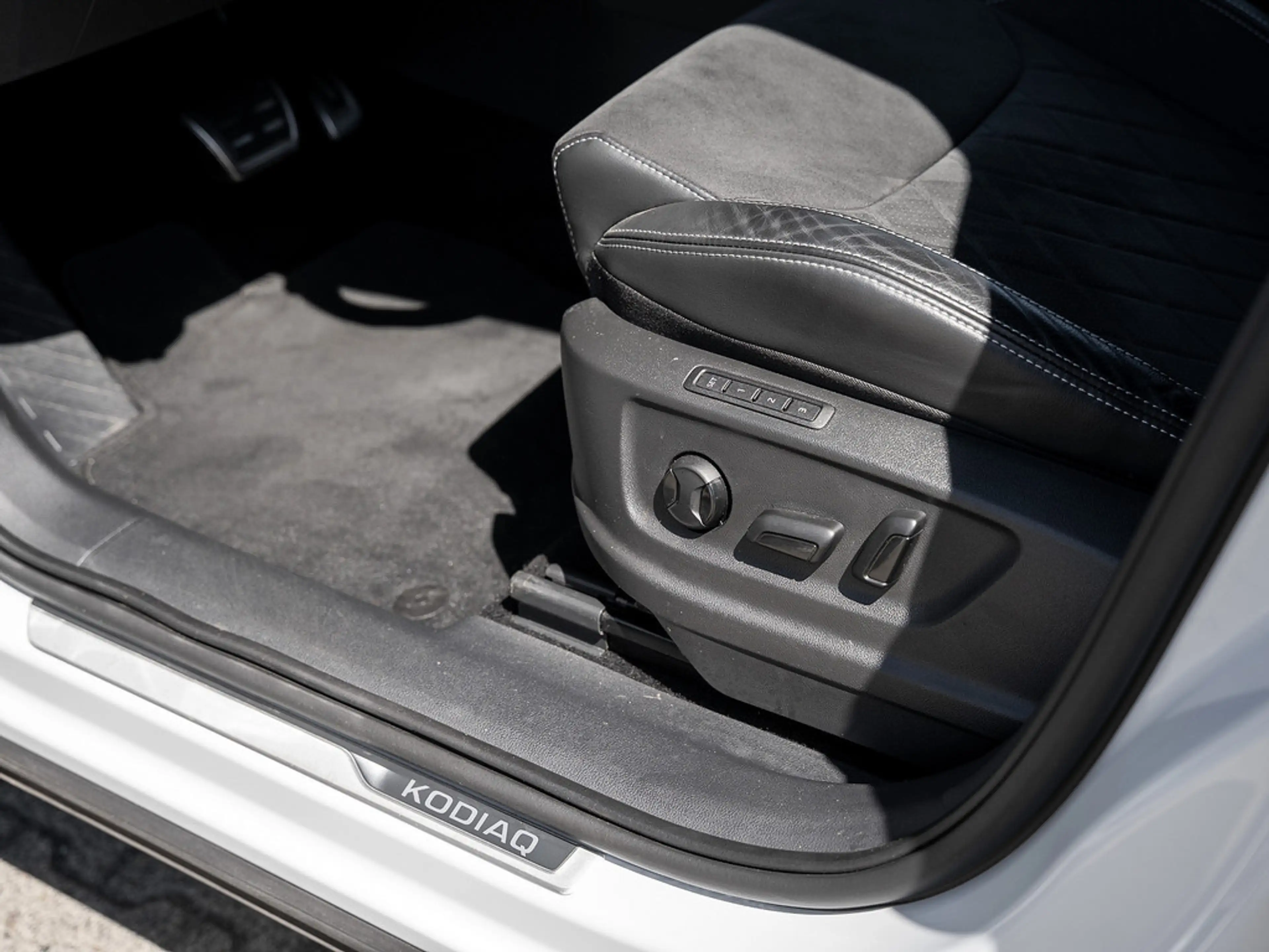 Skoda Kodiaq 2.0 TDI Sportline PANO KAM LED ACC DCC — photo 14