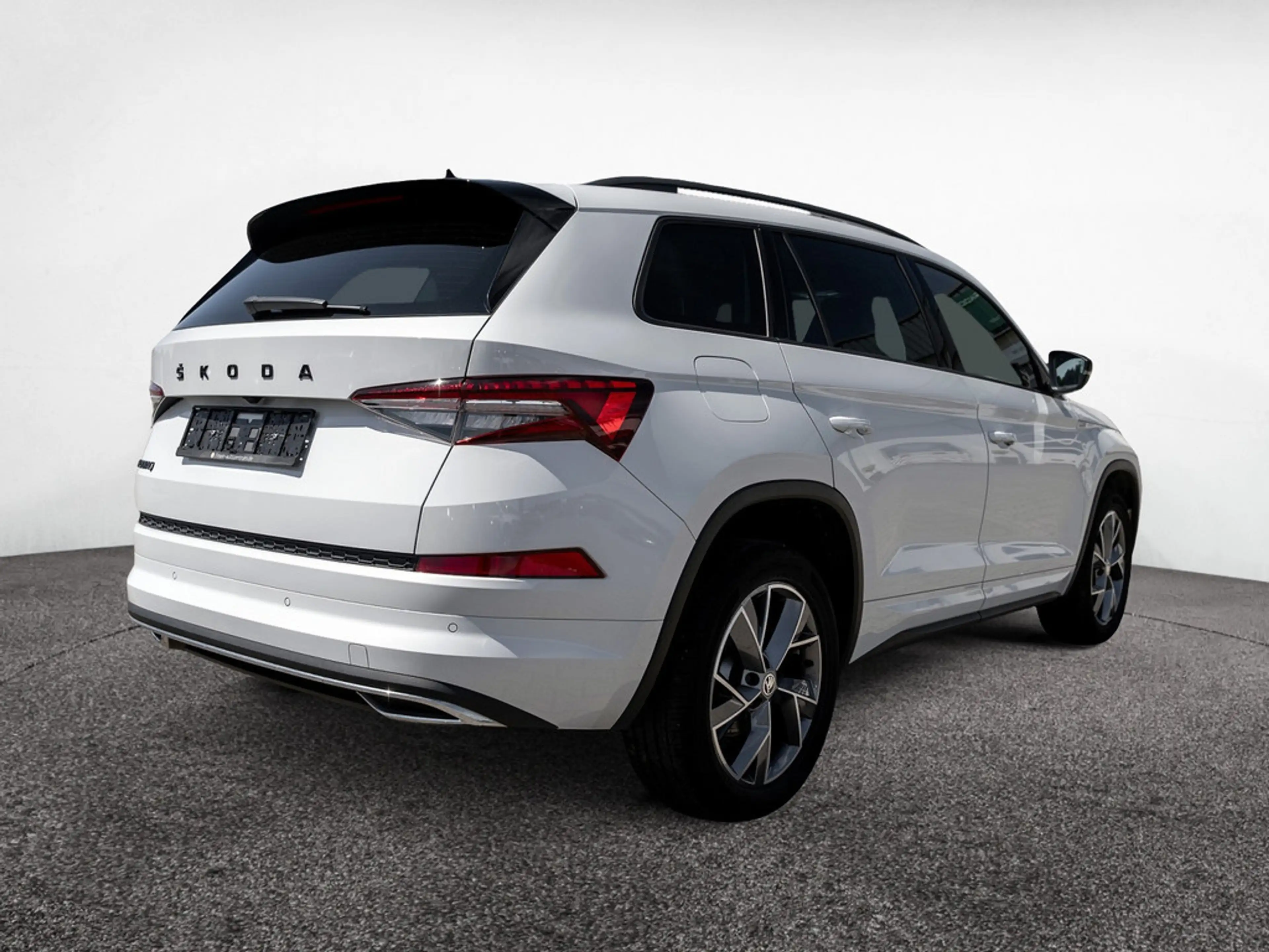 Skoda Kodiaq 2.0 TDI Sportline PANO KAM LED ACC DCC — photo 3