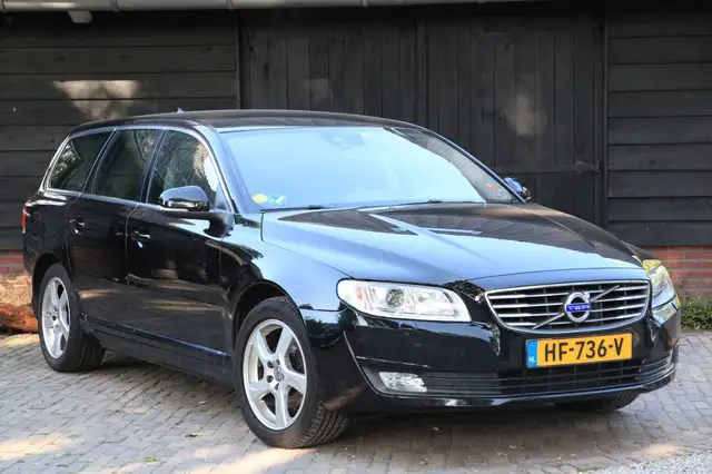 Volvo V70 2.0 D3 Classic Edition Xenon/Parkeersensor/Navigat