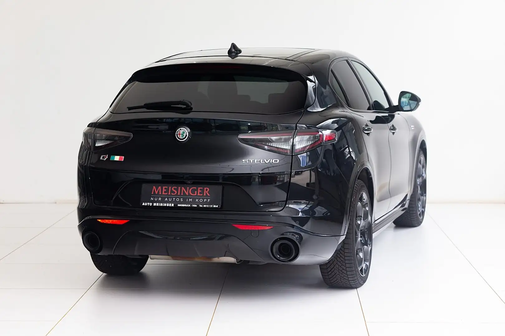Alfa Romeo Stelvio Ti + Veloce Paket 2,0 16V 280 AT8 Q4 Schwarz - 2