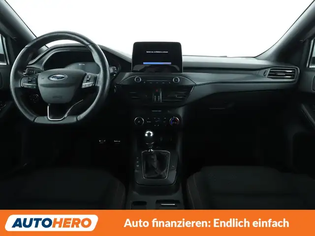 Ford Focus view 12