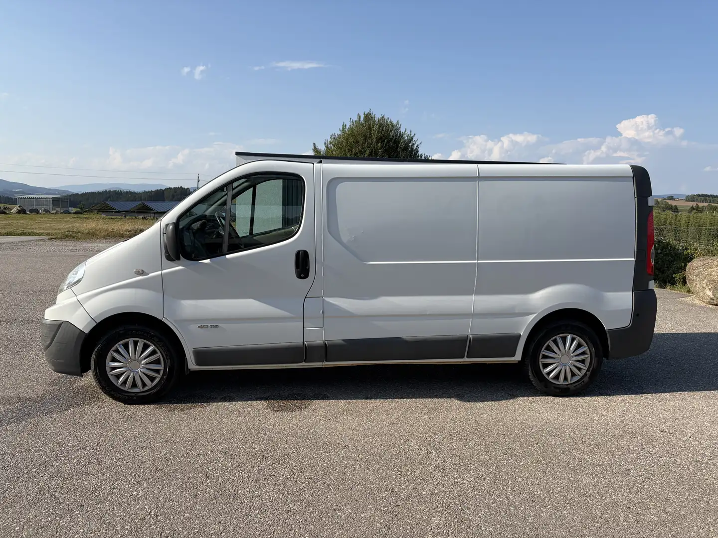Renault Trafic L2H1 2,9t 2,0 dCi Weiß - 2