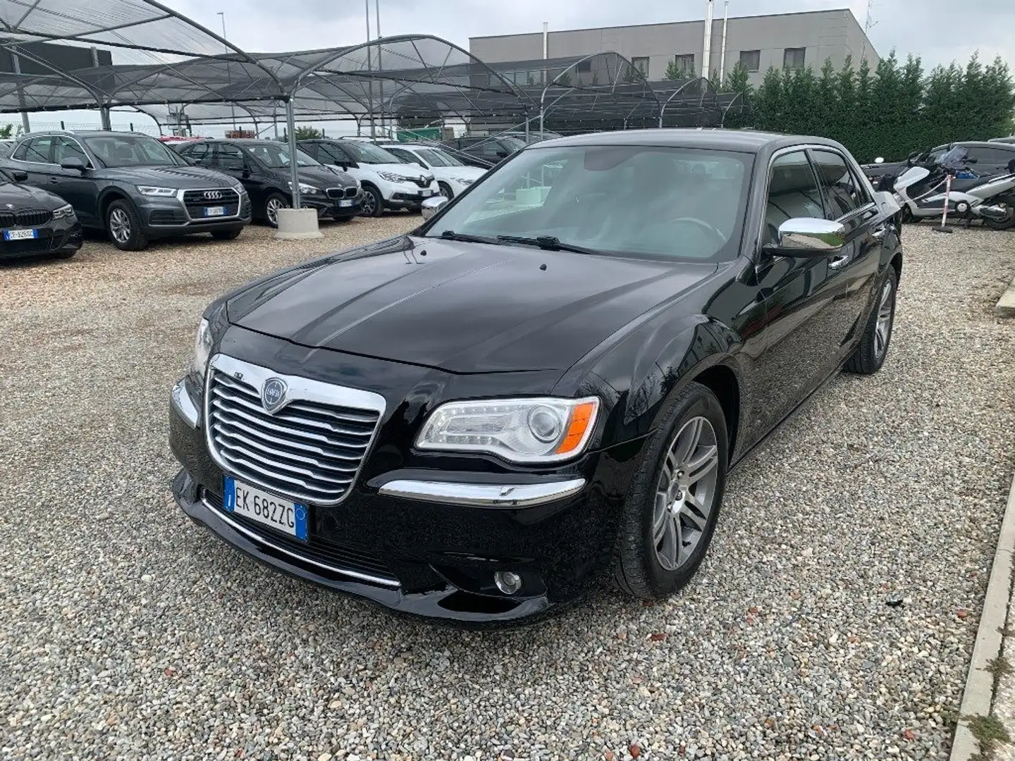 Lancia Thema 3.0 V6 Multijet II 239 CV Platinum Nero - 1