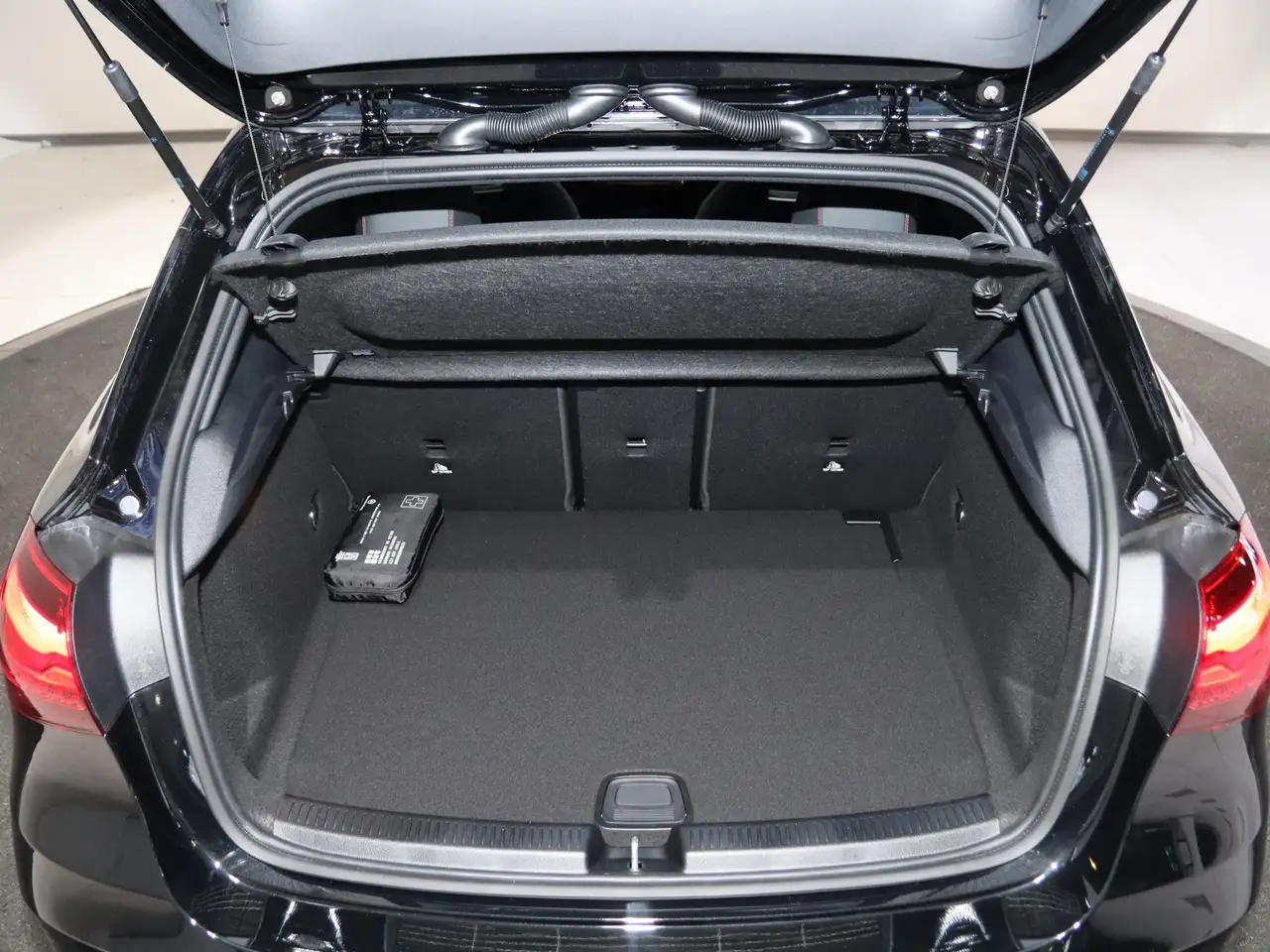 Mercedes-Benz A-Class 2026 — фото 10