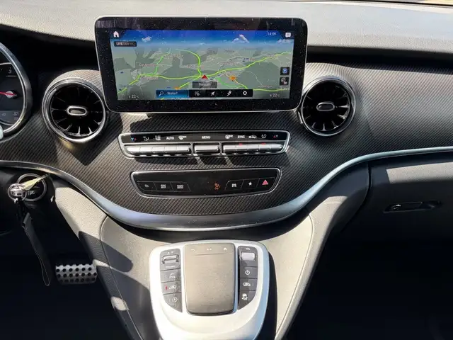 Mercedes-Benz V 300 view 11