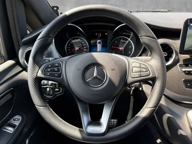 Mercedes-Benz V 300 view 10