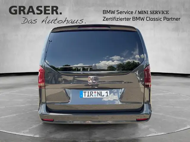 Mercedes-Benz V 300 view 5