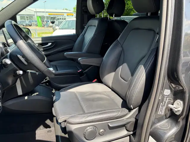 Mercedes-Benz V 300 view 14