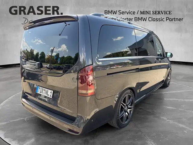 Mercedes-Benz V 300 view 6