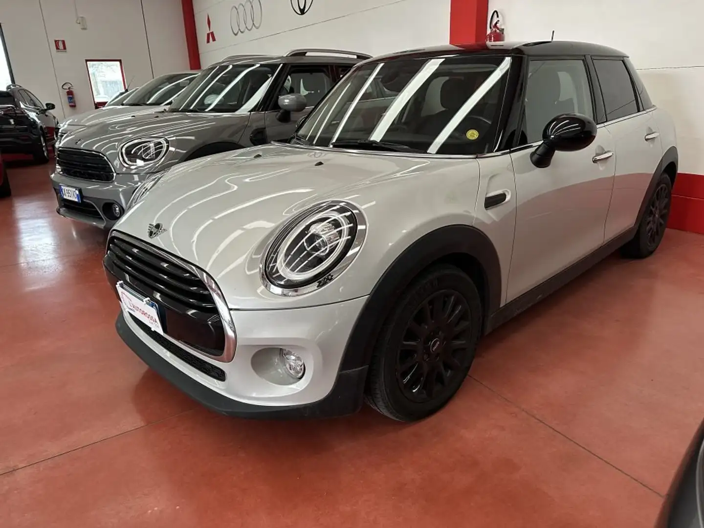 MINI Cooper D 5p 1.5  Hype automatica Bianco - 2