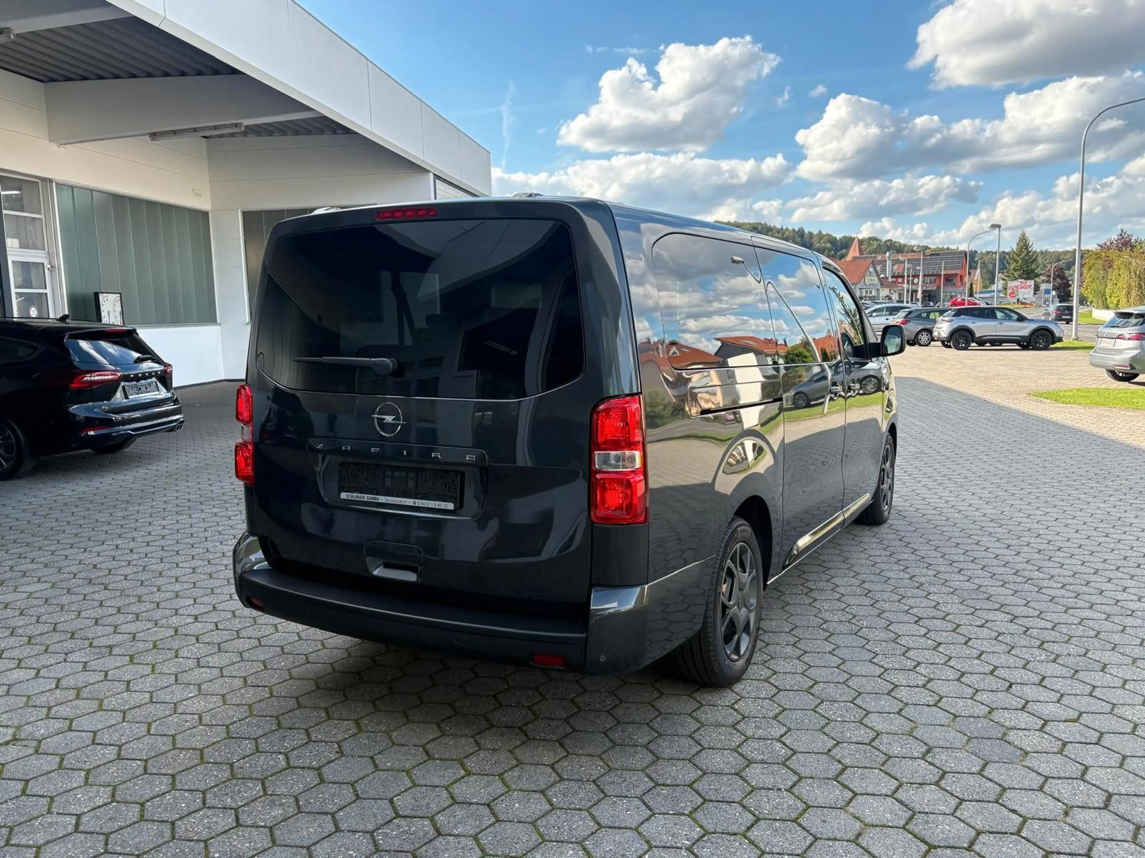 Opel Zafira Life 2.2 Business Edition XL LED TEMPOMAT — photo 6