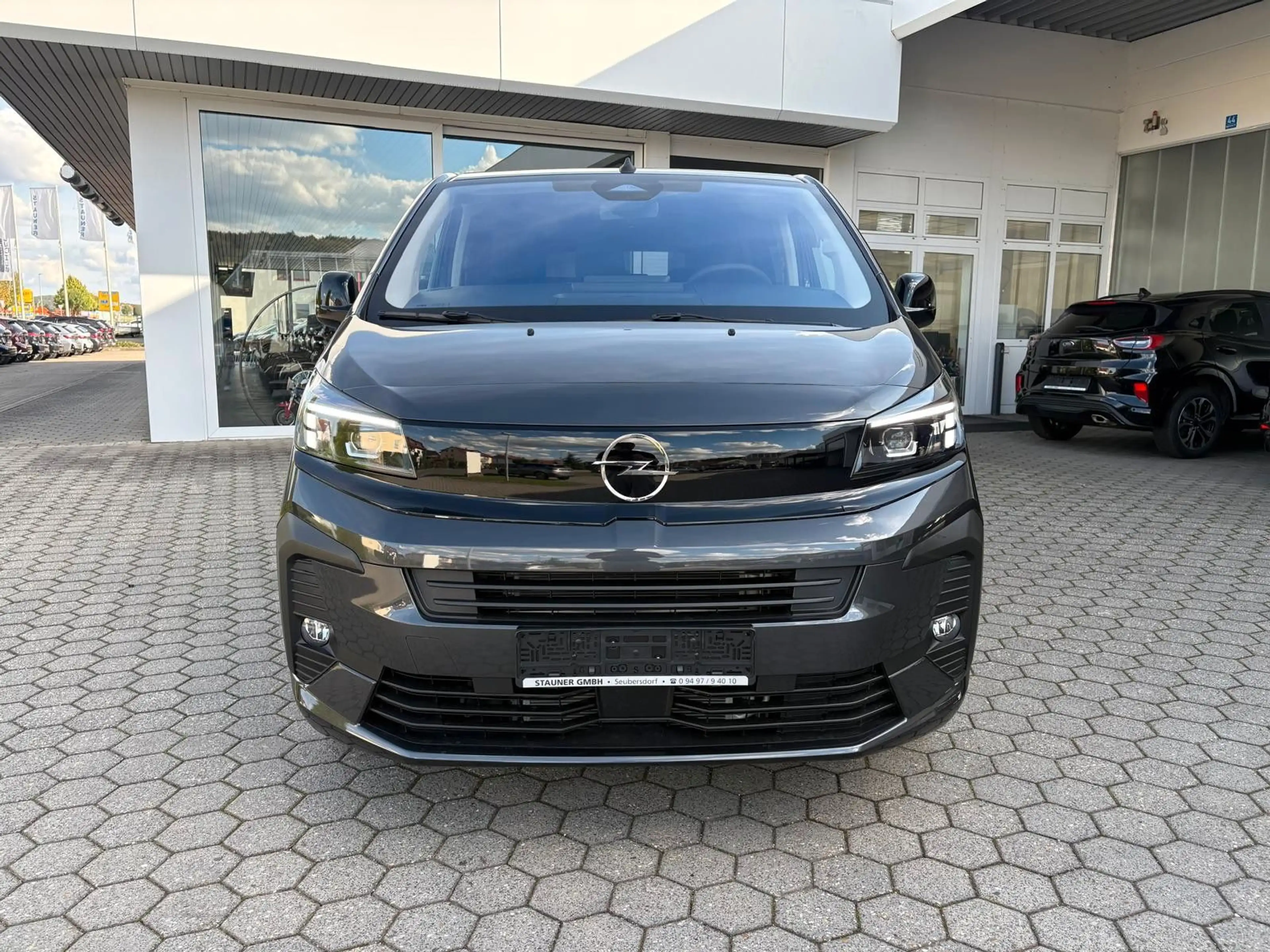Opel Zafira Life 2.2 Business Edition XL LED TEMPOMAT — photo 9