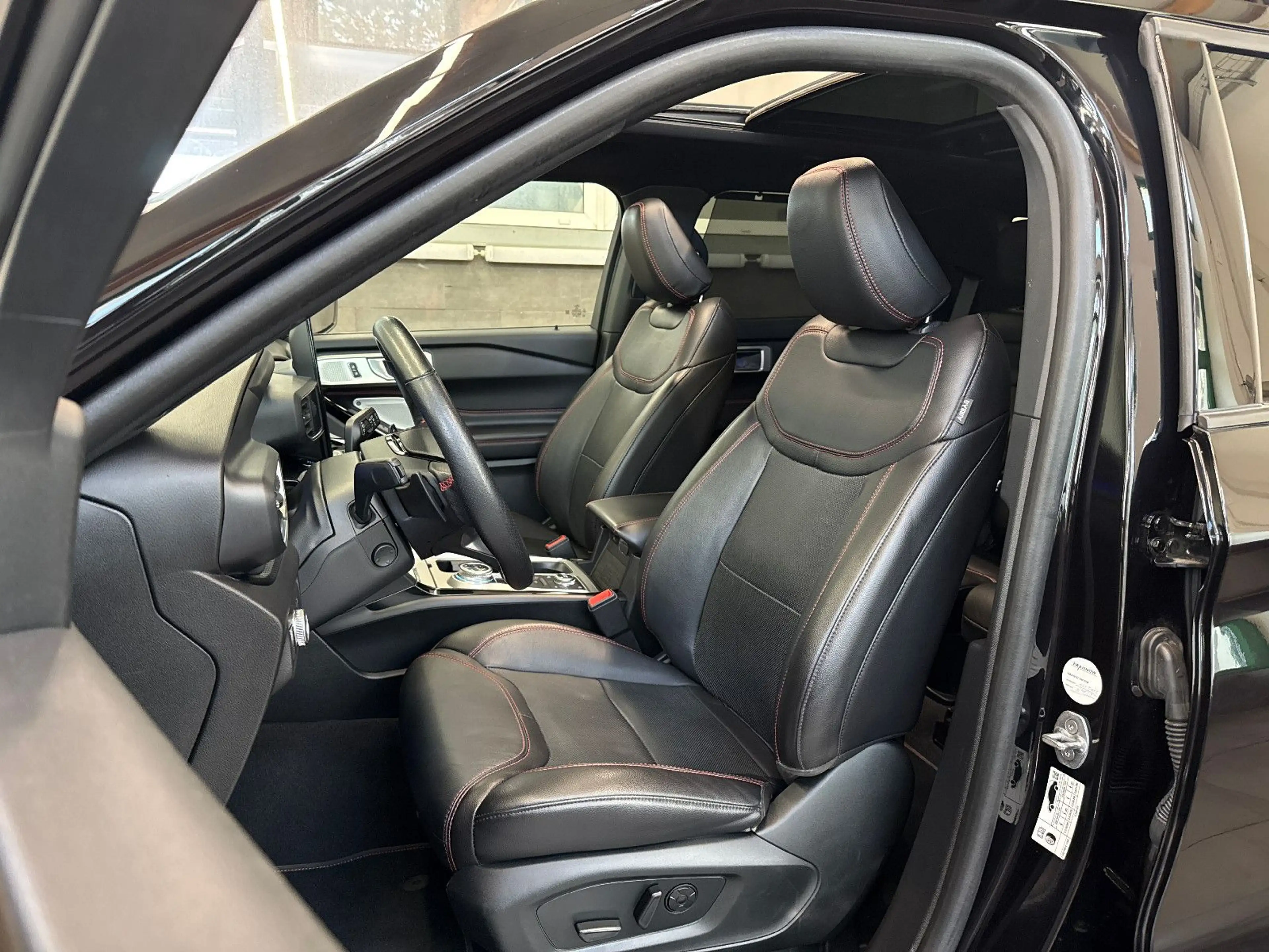 Ford Explorer ST-Line Plug-in-Hybrid 4x4 5J. GARANTIE — photo 3