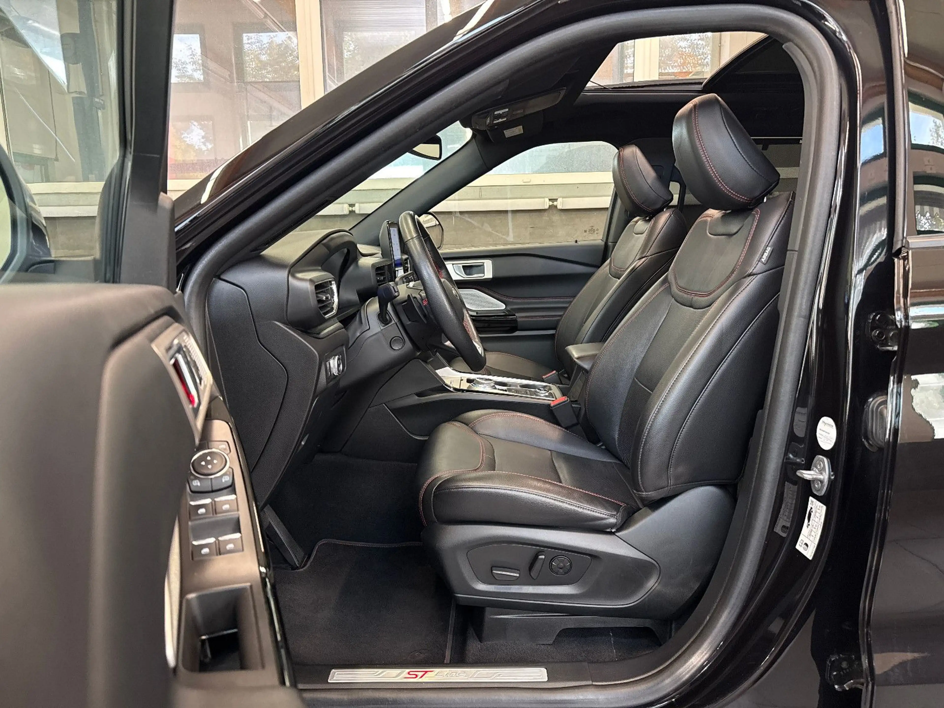 Ford Explorer ST-Line Plug-in-Hybrid 4x4 5J. GARANTIE — photo 2