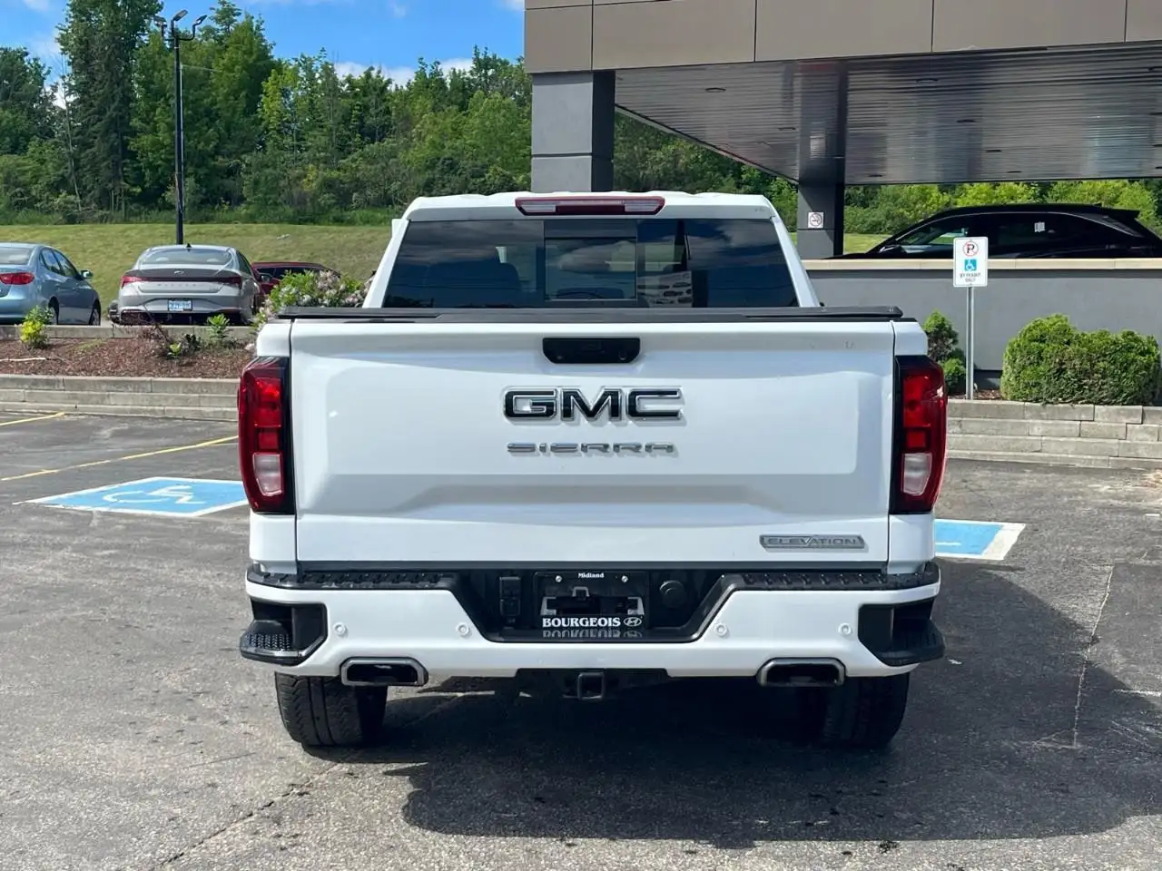 GMC Sierra 1500 photo GMC Sierra 1500