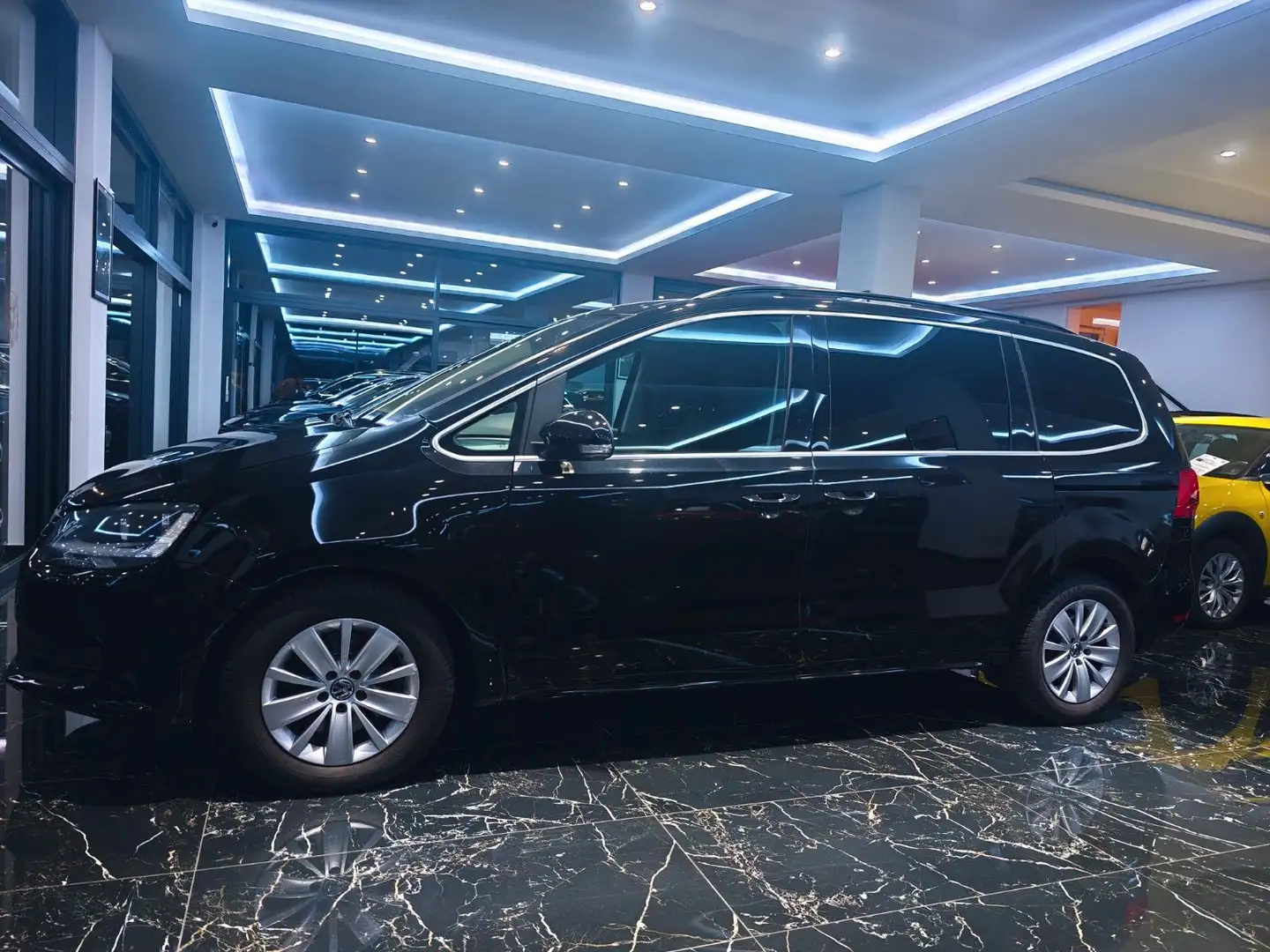 Volkswagen Sharan Comfortline BMT DSG MFL AHK Negru - 2