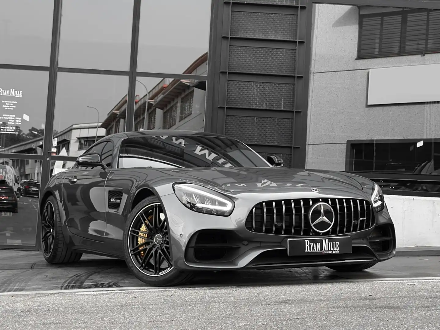 Mercedes-Benz AMG GT Coupé C Grau - 1