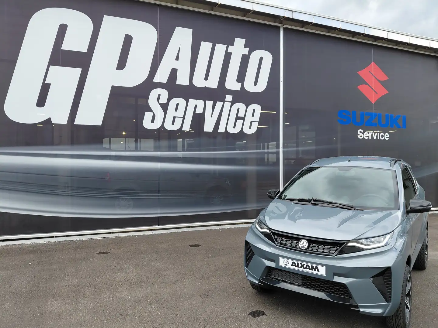 Aixam Crossover Premium Vorfürwagen Grau - 1