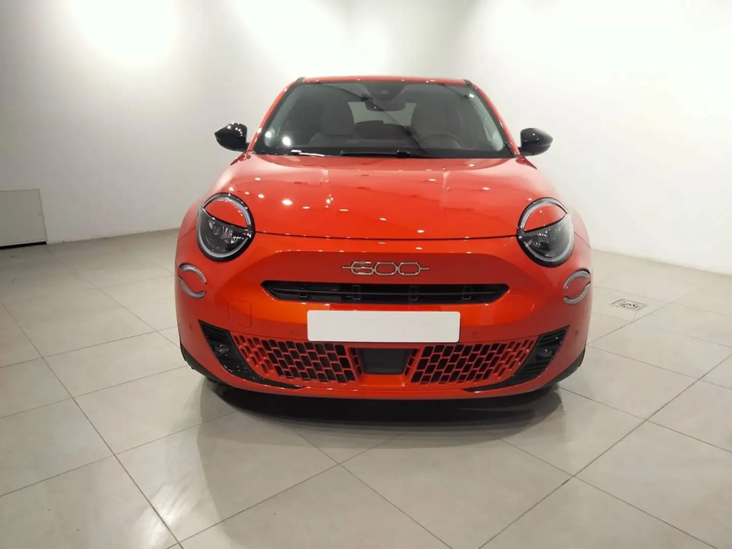 Fiat 600 e La prima 54kwh 115kw (156cv) Naranja - 1