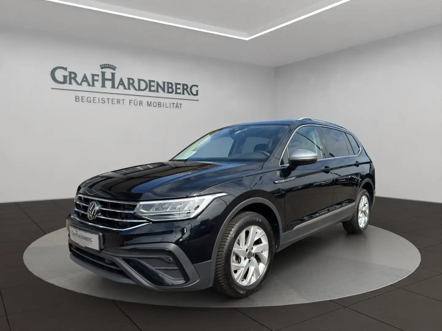 Volkswagen Tiguan Allspace Life 1.5 TSI DSG 7Sitze AHK Navi Schwarz - 1