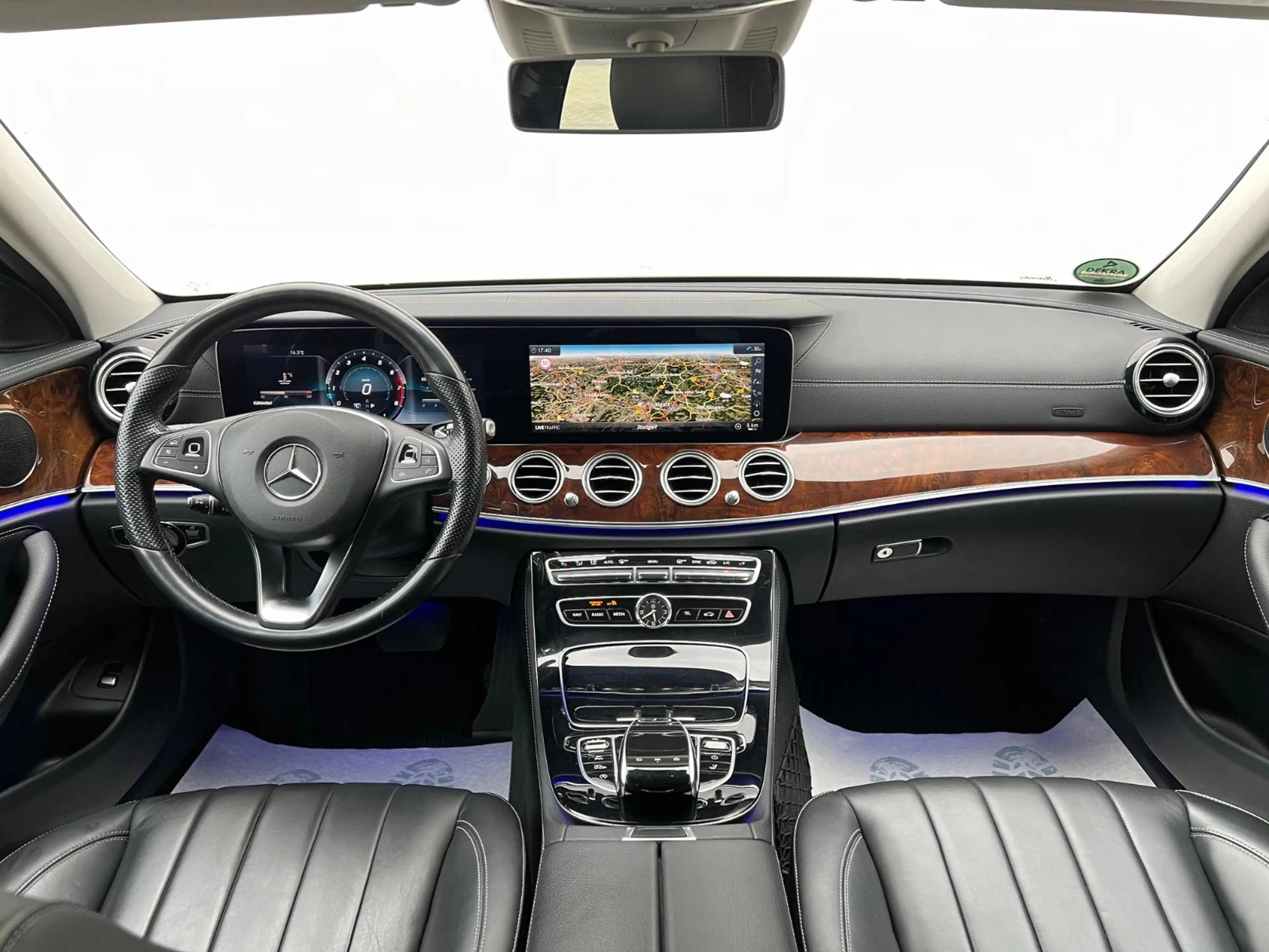 Mercedes-Benz E 250 T EXCLUSIVE Autom.*Widescreen*Multibeam*ACC — photo 11