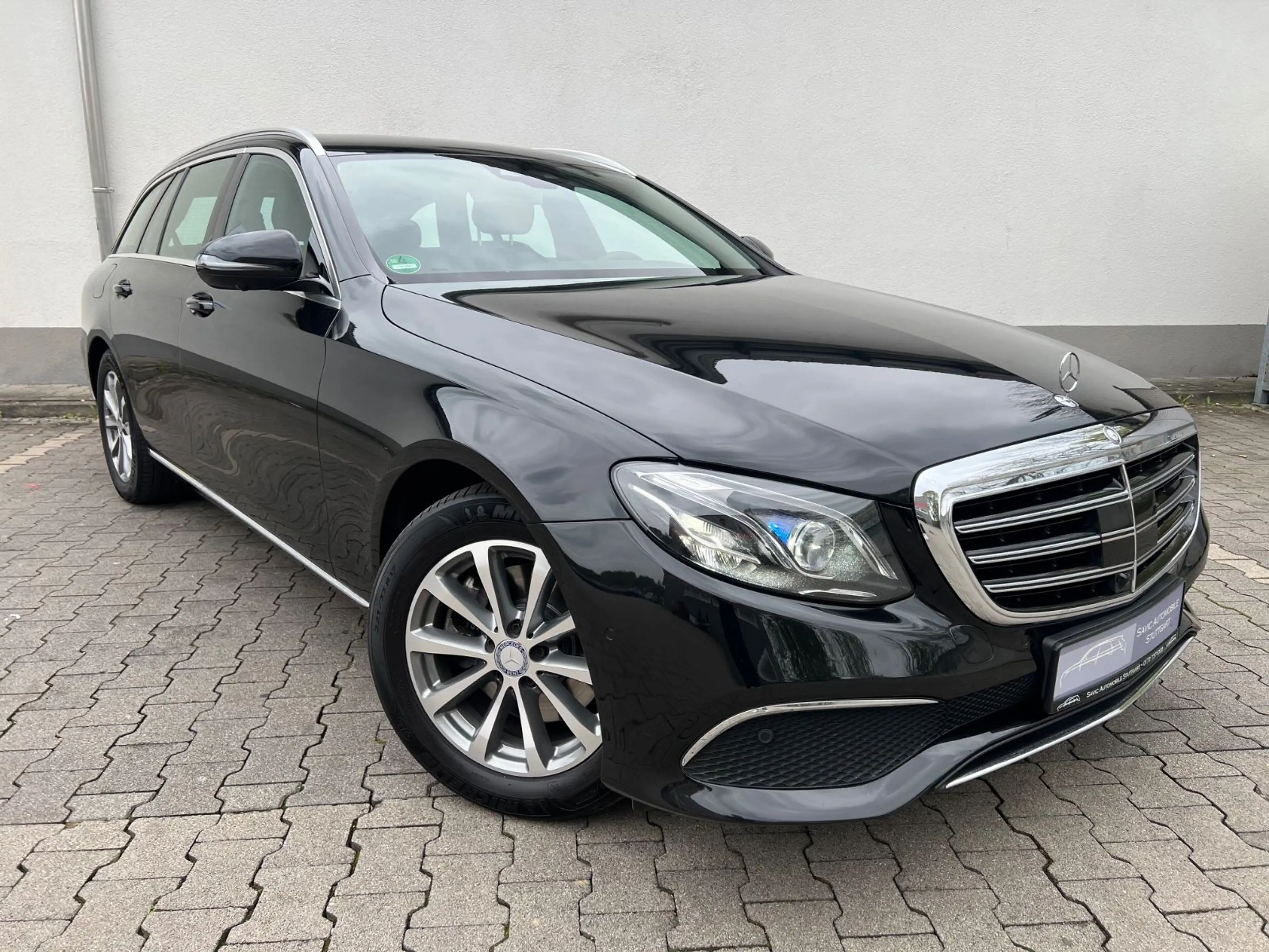 Mercedes-Benz E 250 T EXCLUSIVE Autom.*Widescreen*Multibeam*ACC