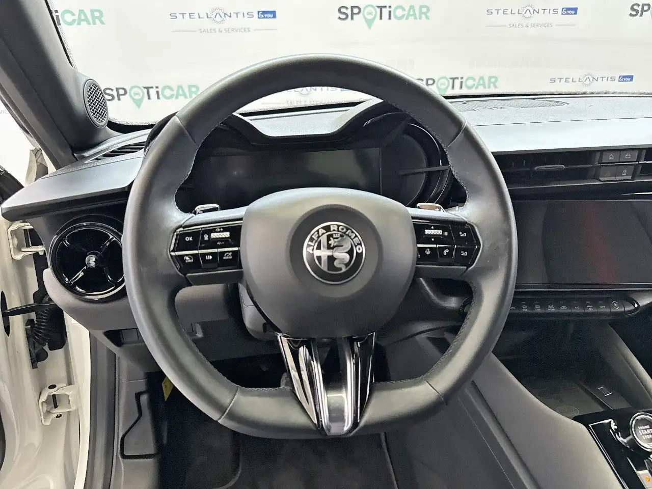 Alfa Romeo Junior 2025 — фото 13
