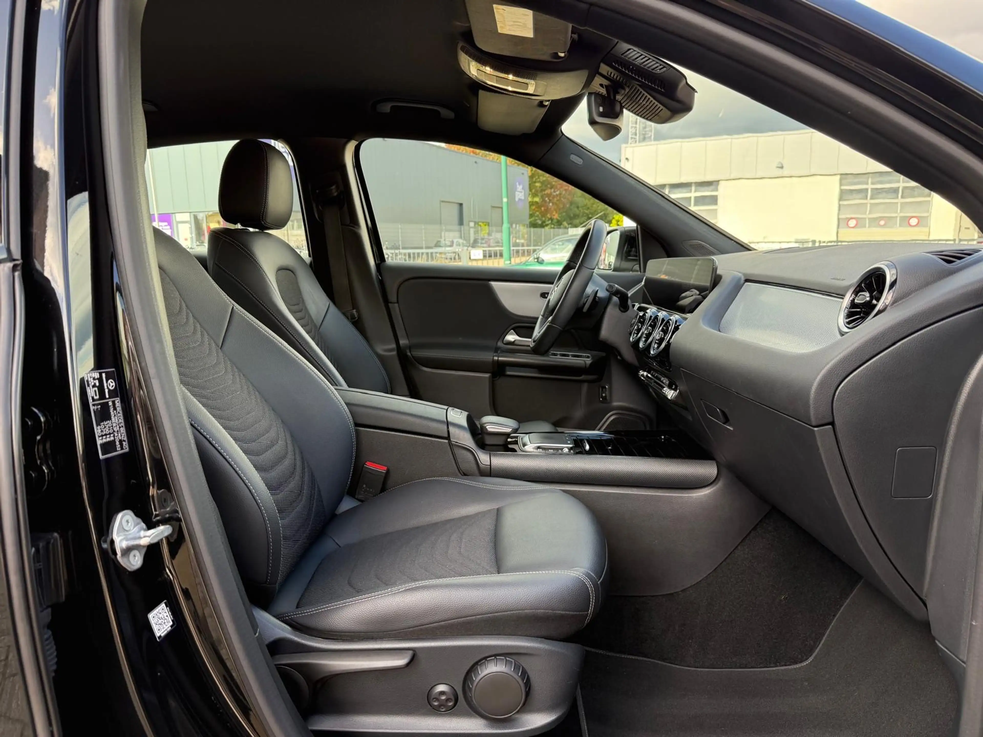 Mercedes-Benz GLA 180 Aut. Navi Stoelverw. ACC Org. Nederlands — photo 4