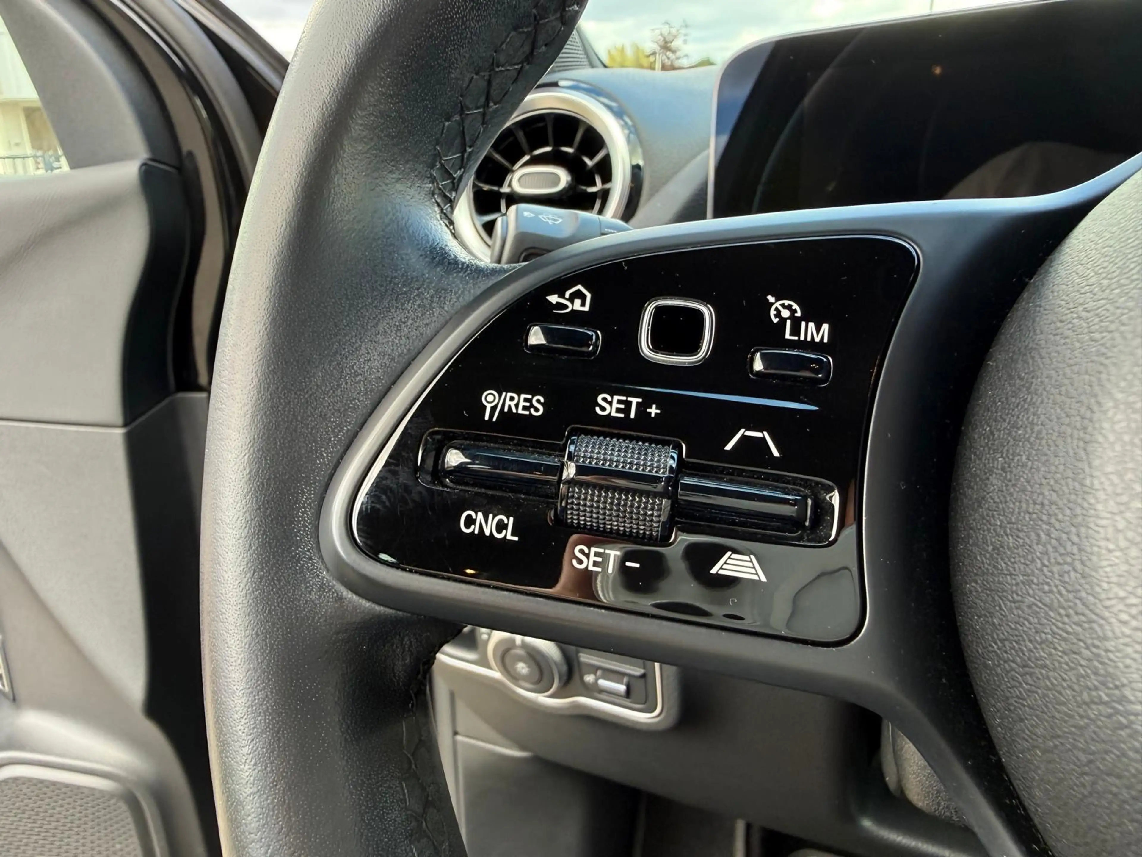 Mercedes-Benz GLA 180 Aut. Navi Stoelverw. ACC Org. Nederlands — photo 9