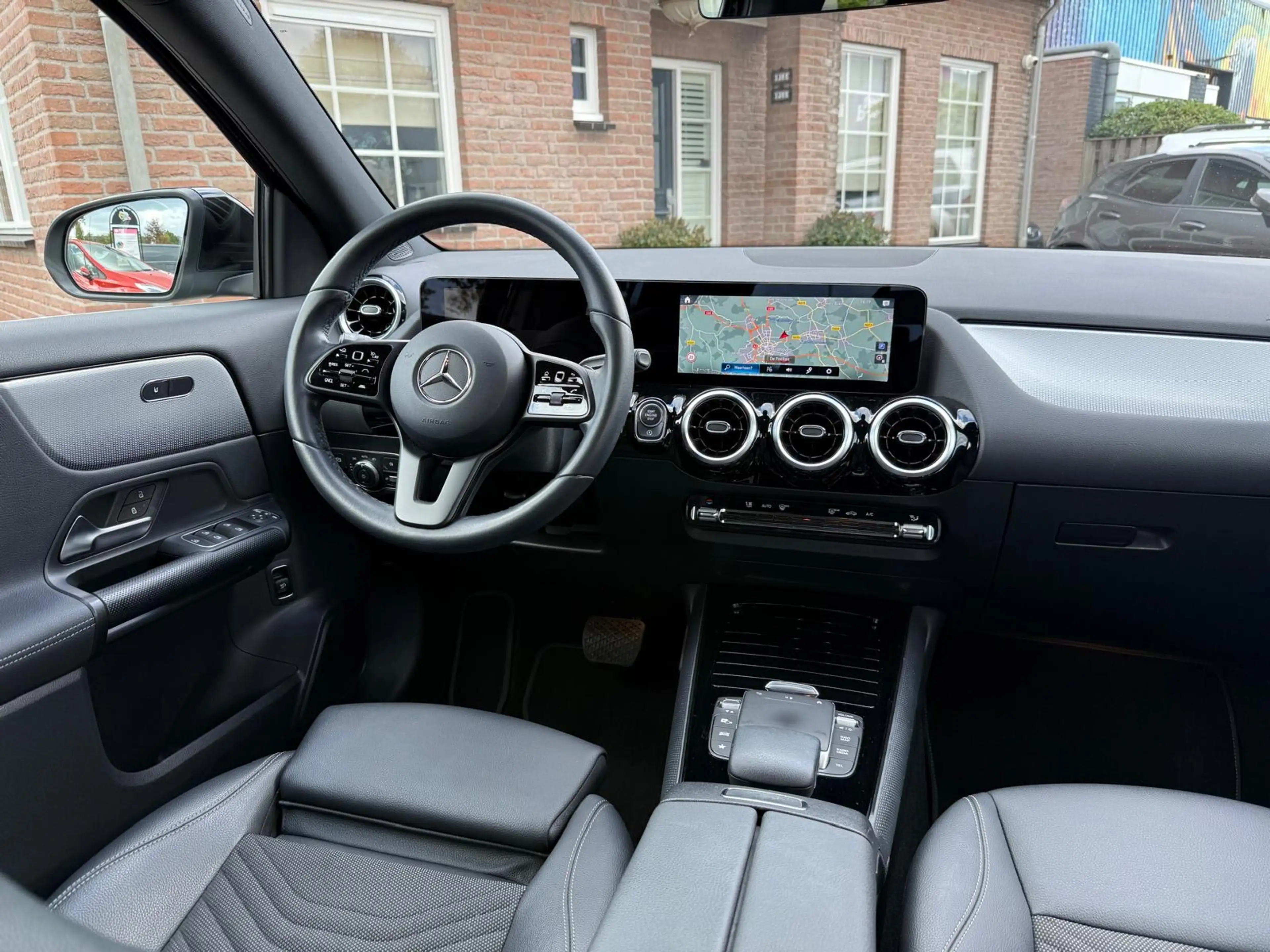 Mercedes-Benz GLA 180 Aut. Navi Stoelverw. ACC Org. Nederlands — photo 3