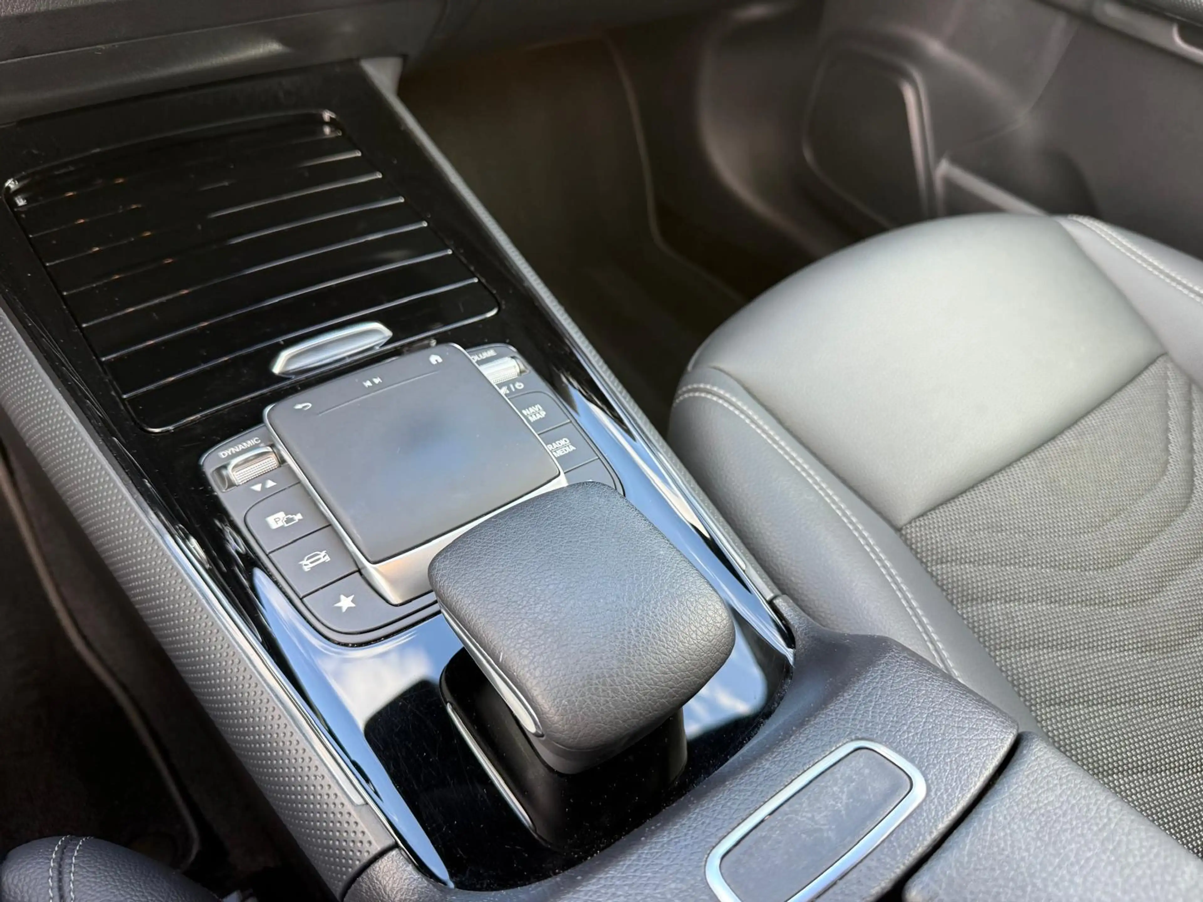 Mercedes-Benz GLA 180 Aut. Navi Stoelverw. ACC Org. Nederlands — photo 12