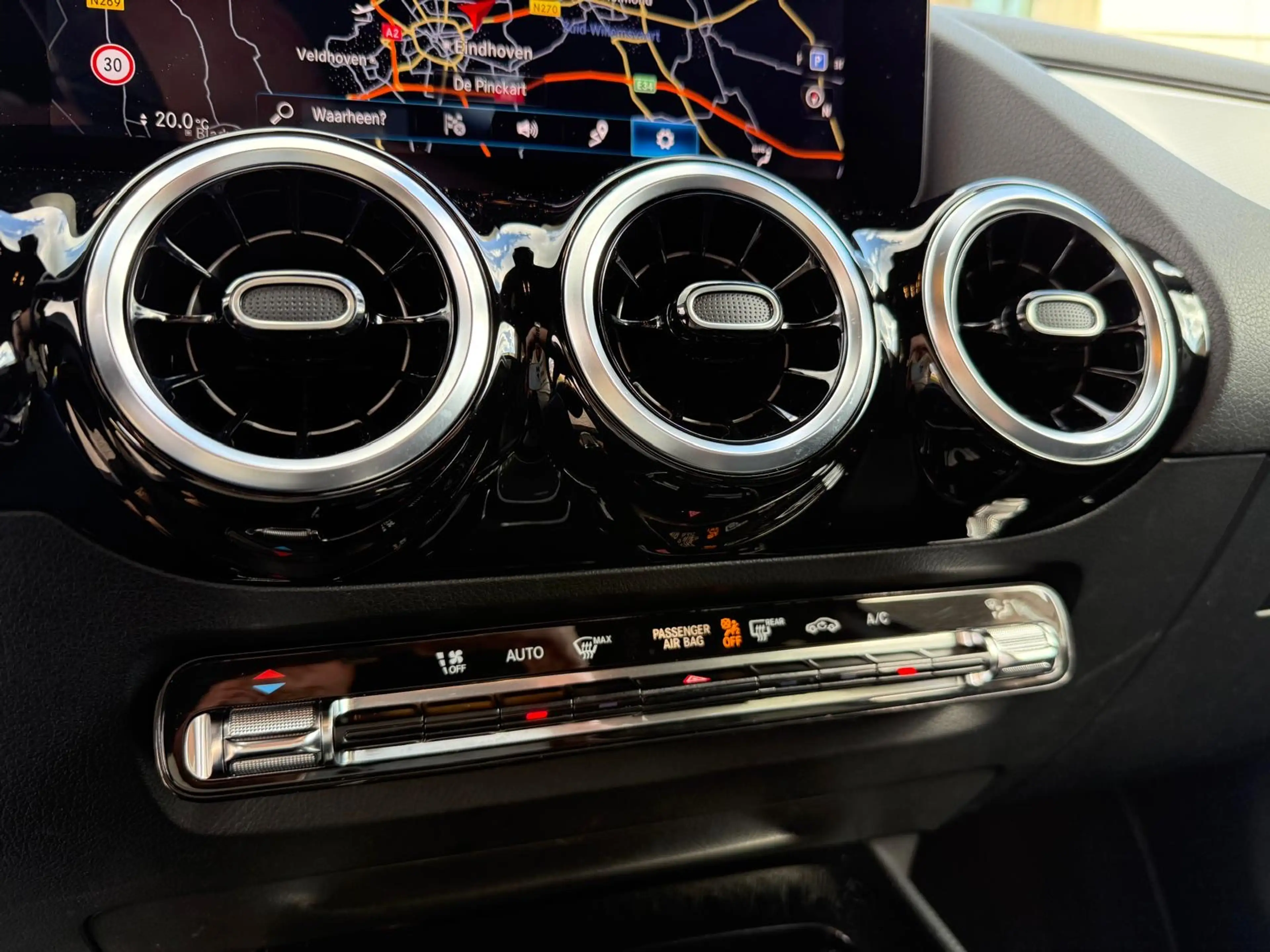 Mercedes-Benz GLA 180 Aut. Navi Stoelverw. ACC Org. Nederlands — photo 11