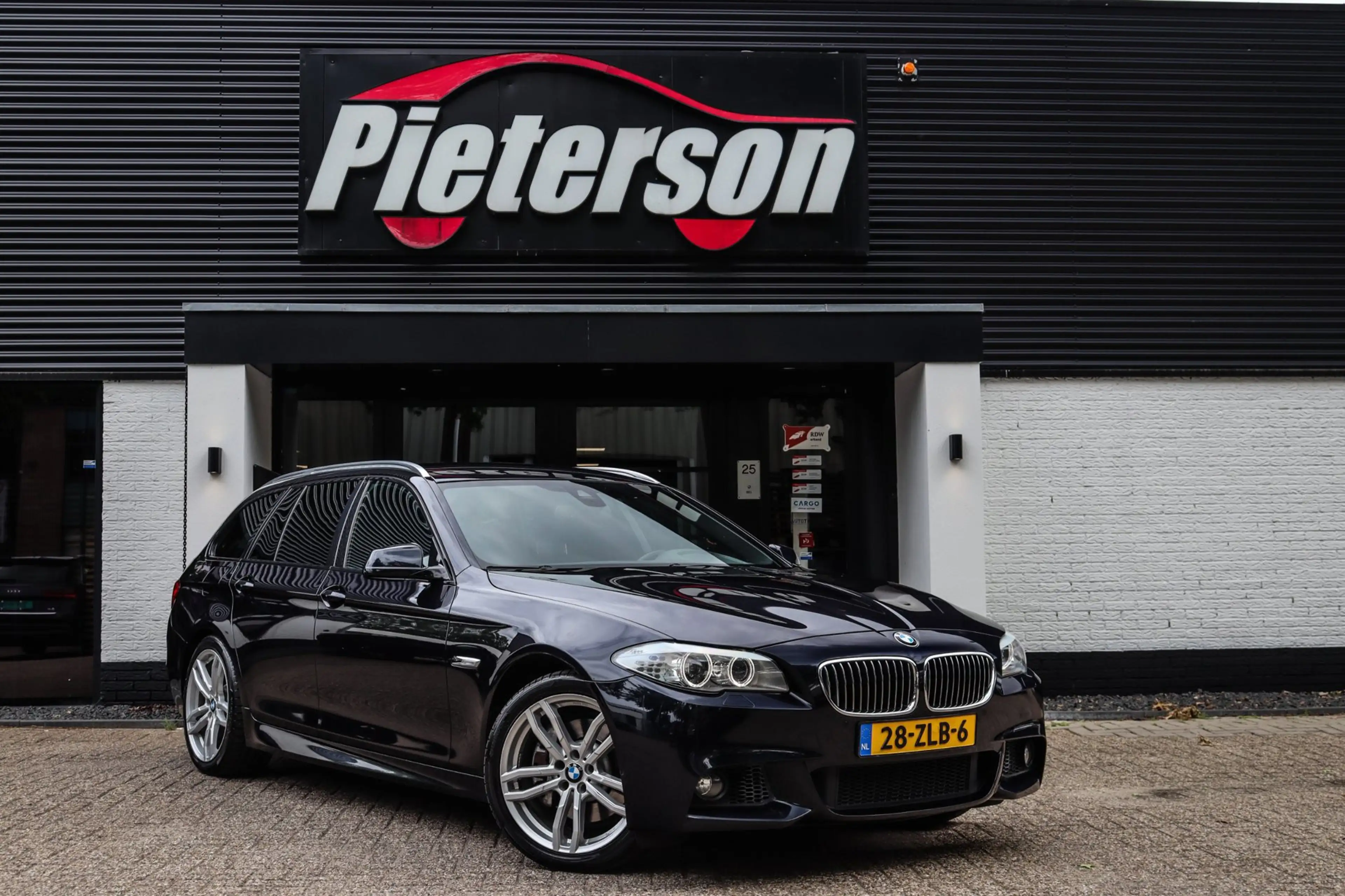 BMW 528 5-serie Touring 528i M-Pakket ORIGINEEL NL NAP LED