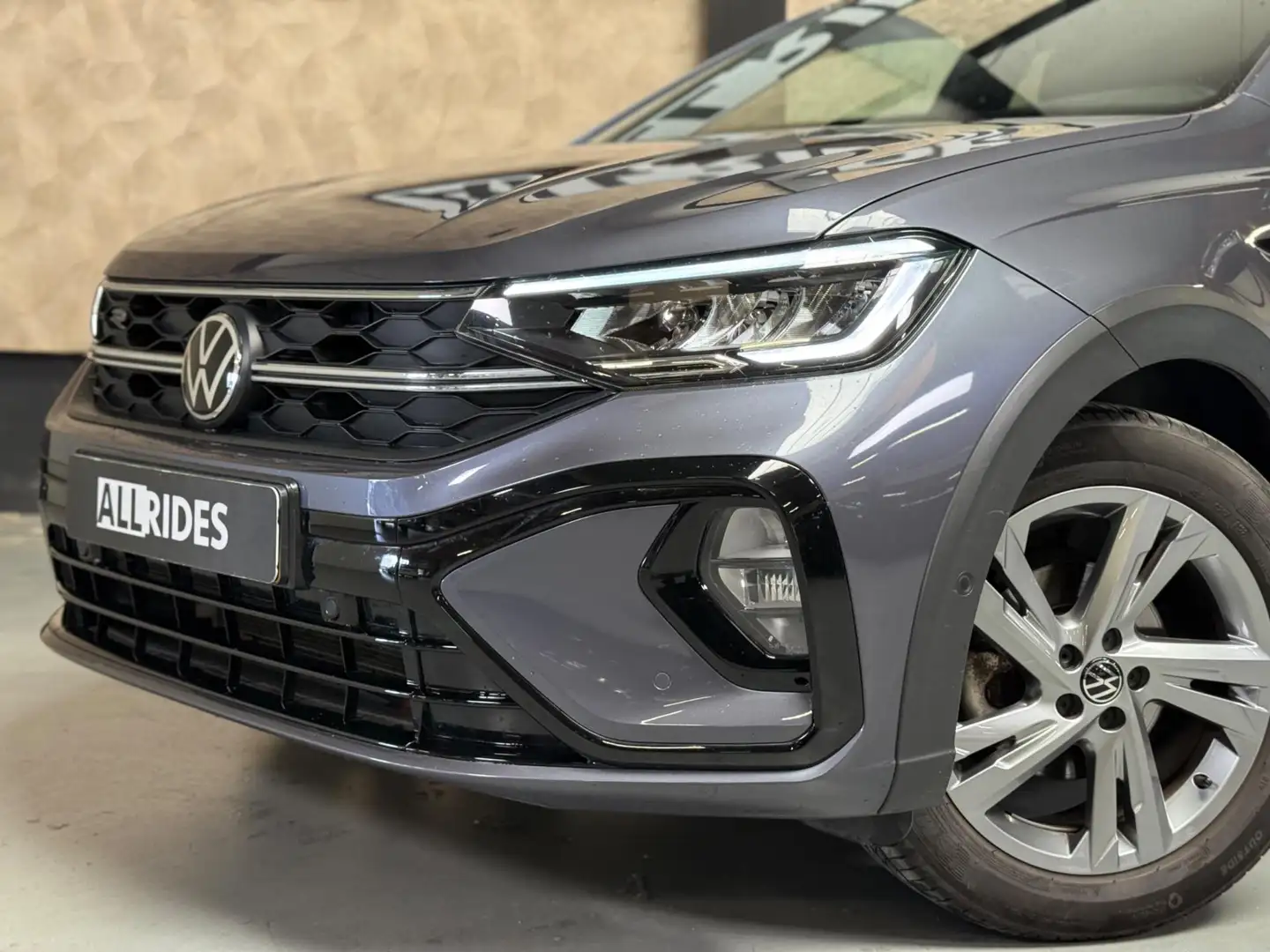 Volkswagen Taigo 1.0 TSI R-Line Business | Automaat | camera | DAB Grigio - 2