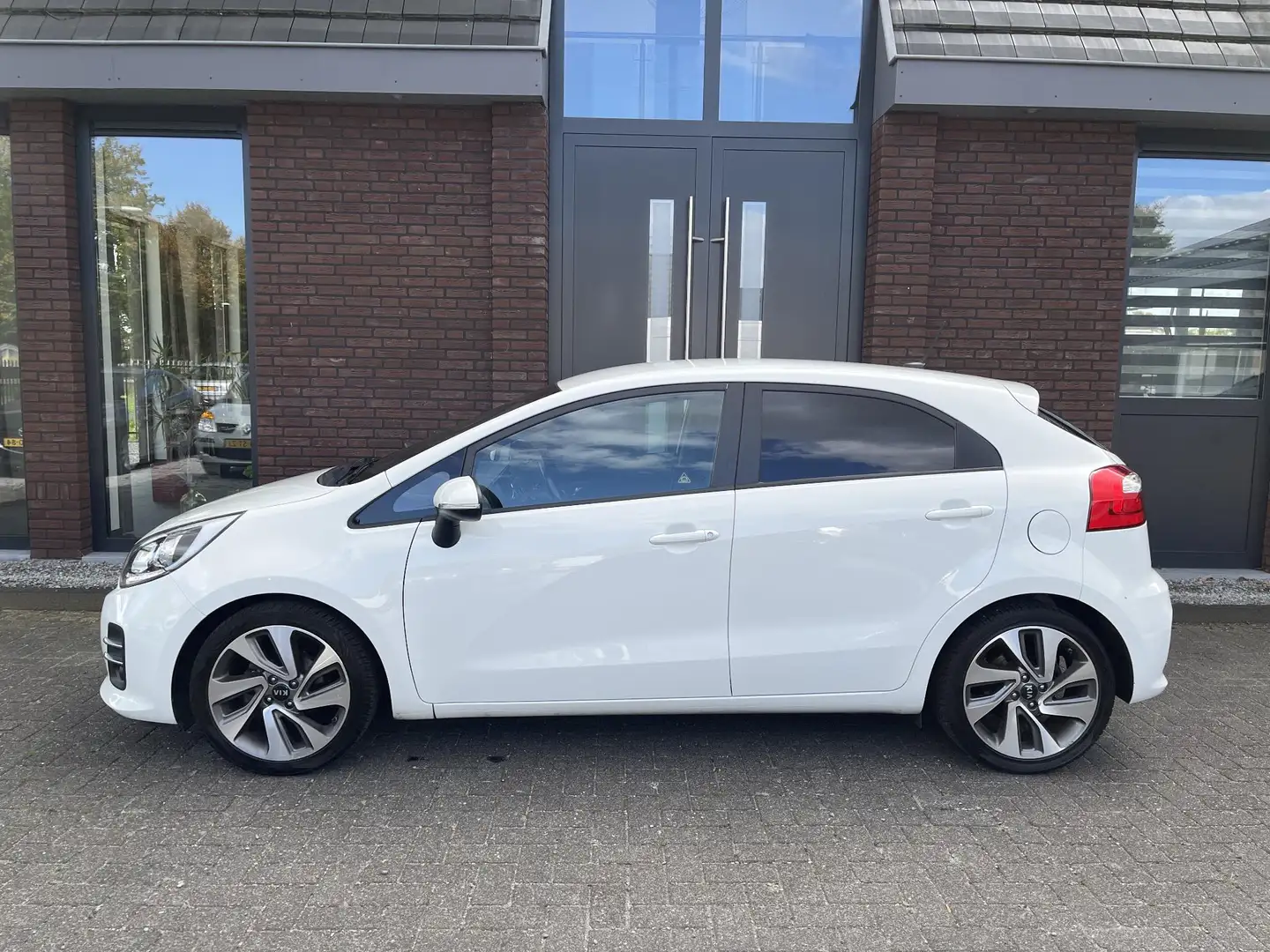 Kia Rio 1.2(4cil.) CVVT ExecutiveLine NAV | LED | CAMERA | Wit - 2