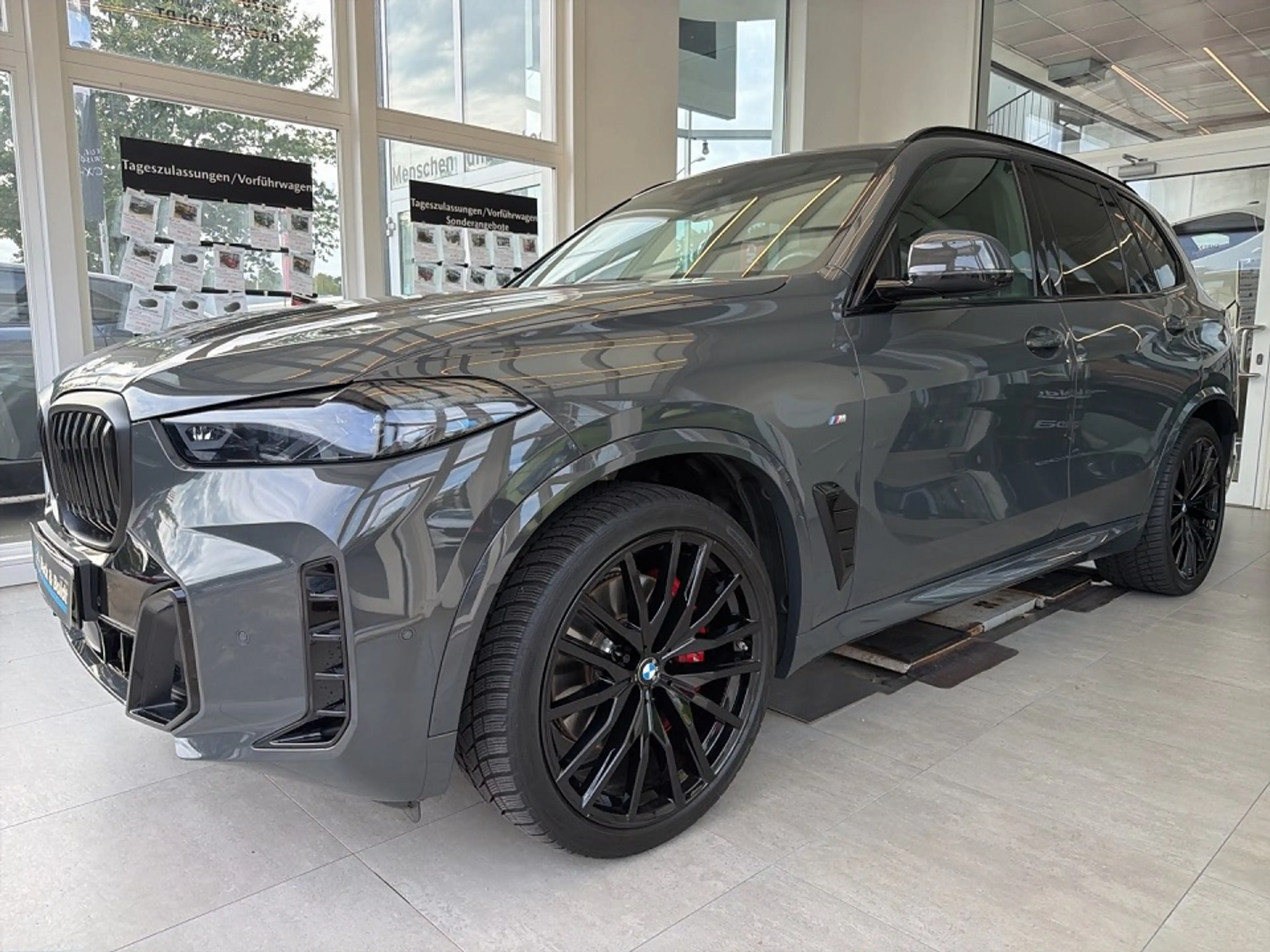 BMW X5 40d xDrive MSPORT+PANO+AHK+STANDHZG+22ZOLL — photo 2