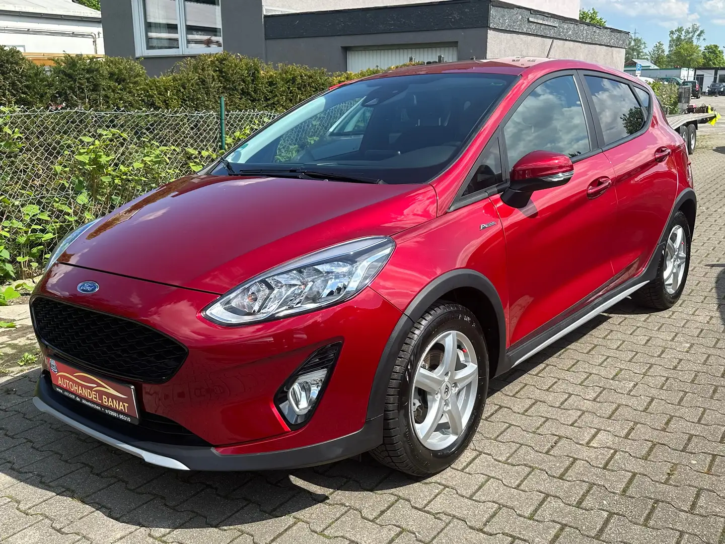 Ford Fiesta Active WENIG KM TÜV NEU Rot - 1