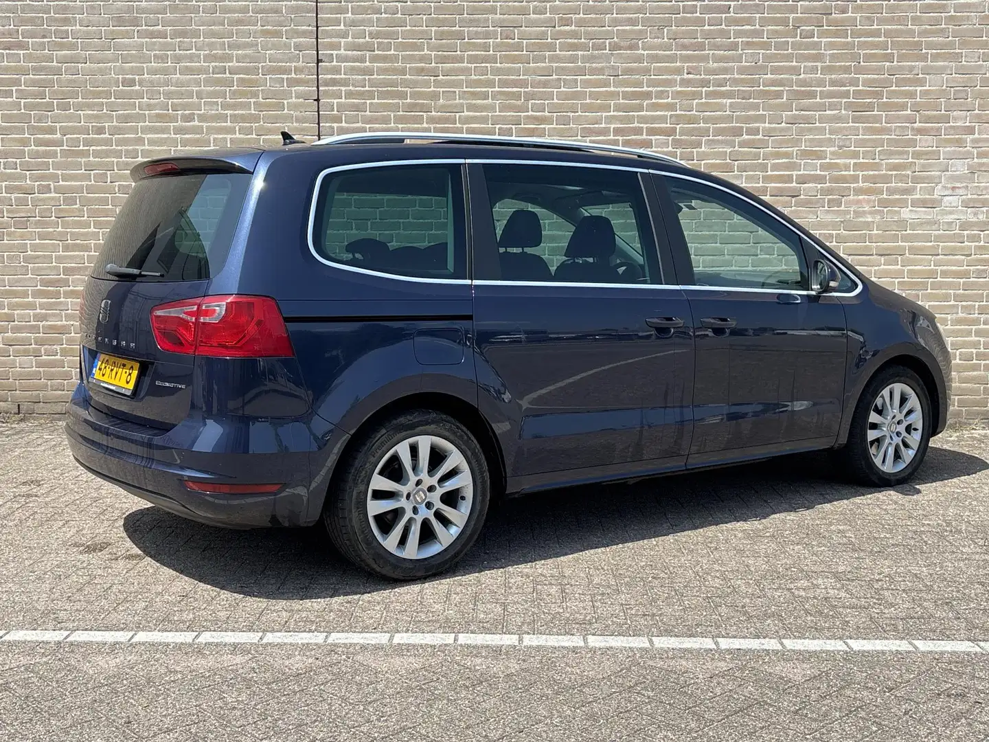 SEAT Alhambra 1.4 TSI Style | Pano | Climate | Cruise | Navi | P Blauw - 2
