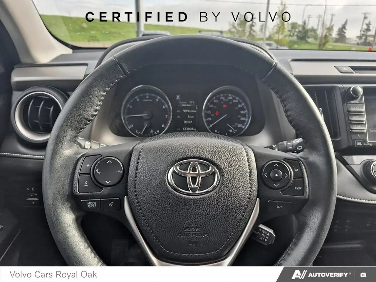 Toyota RAV 4 снимка Toyota RAV 4