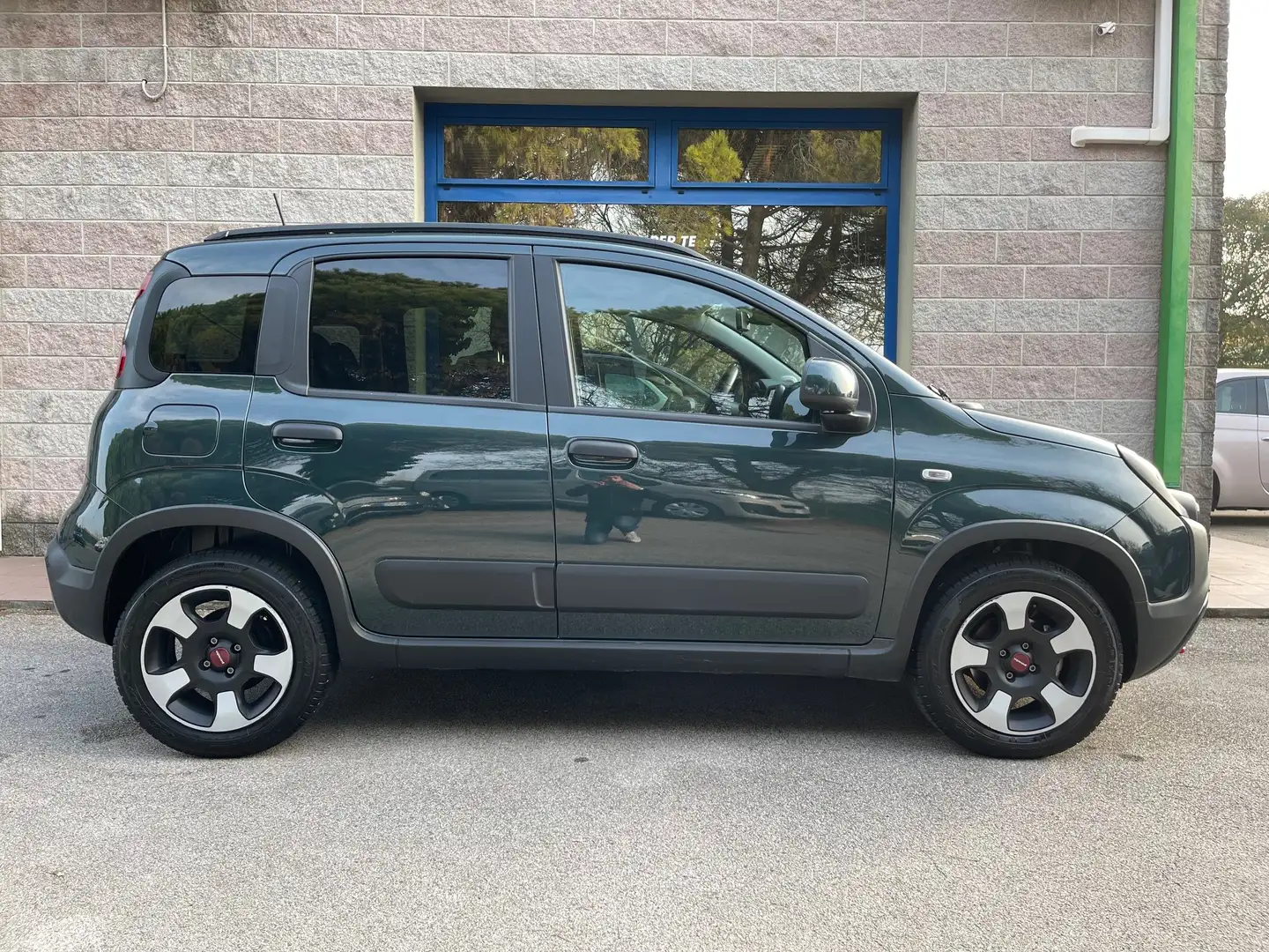 Fiat Panda CROSS 1.0 70CV HYBRID NAVIGATORE SENSORI PARCH. Groen - 2