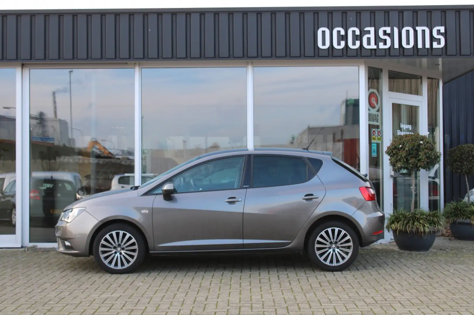 SEAT Ibiza 1.2 TSI Style Gris - 2