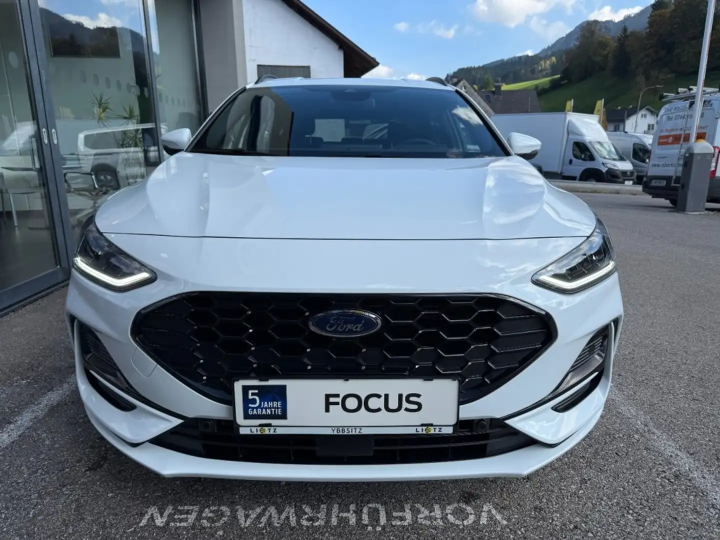 Ford Focus Turnier ST LINE 1,0EcoBoost Weiß - 2