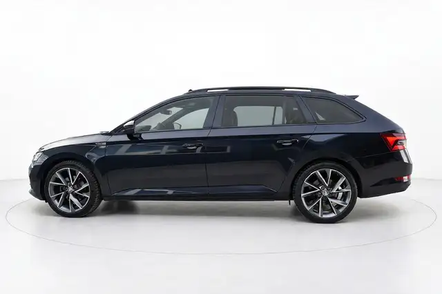 Skoda Superb view 4