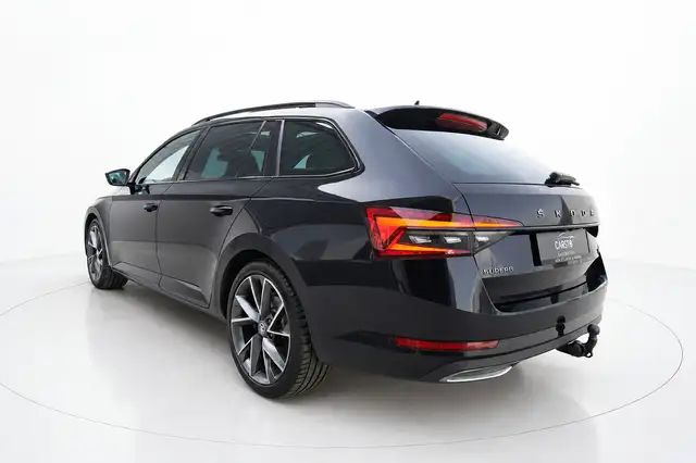 Skoda Superb view 8