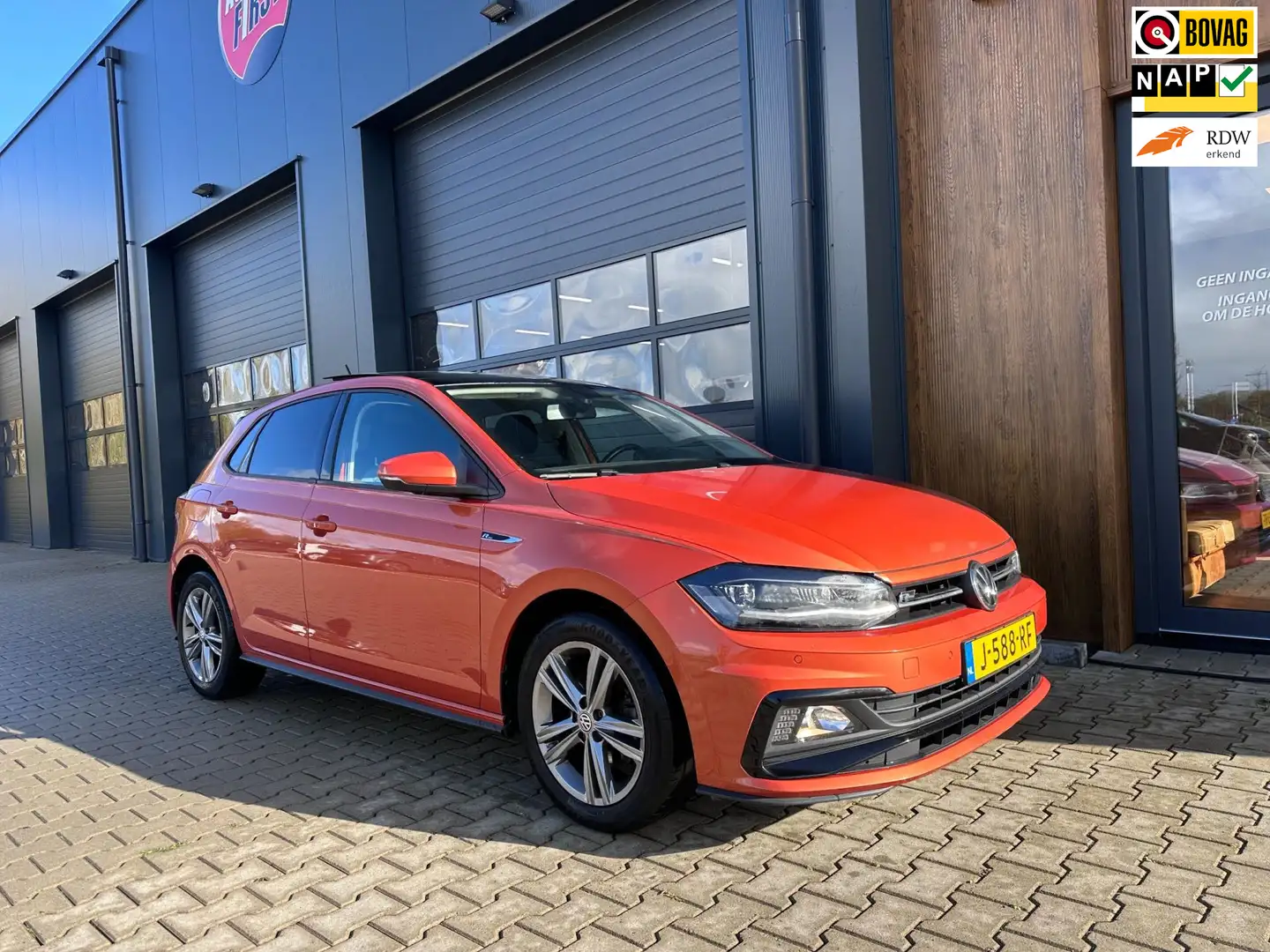 Volkswagen Polo 1.0 TSI Highline R-line pano camera dsg Orange - 1