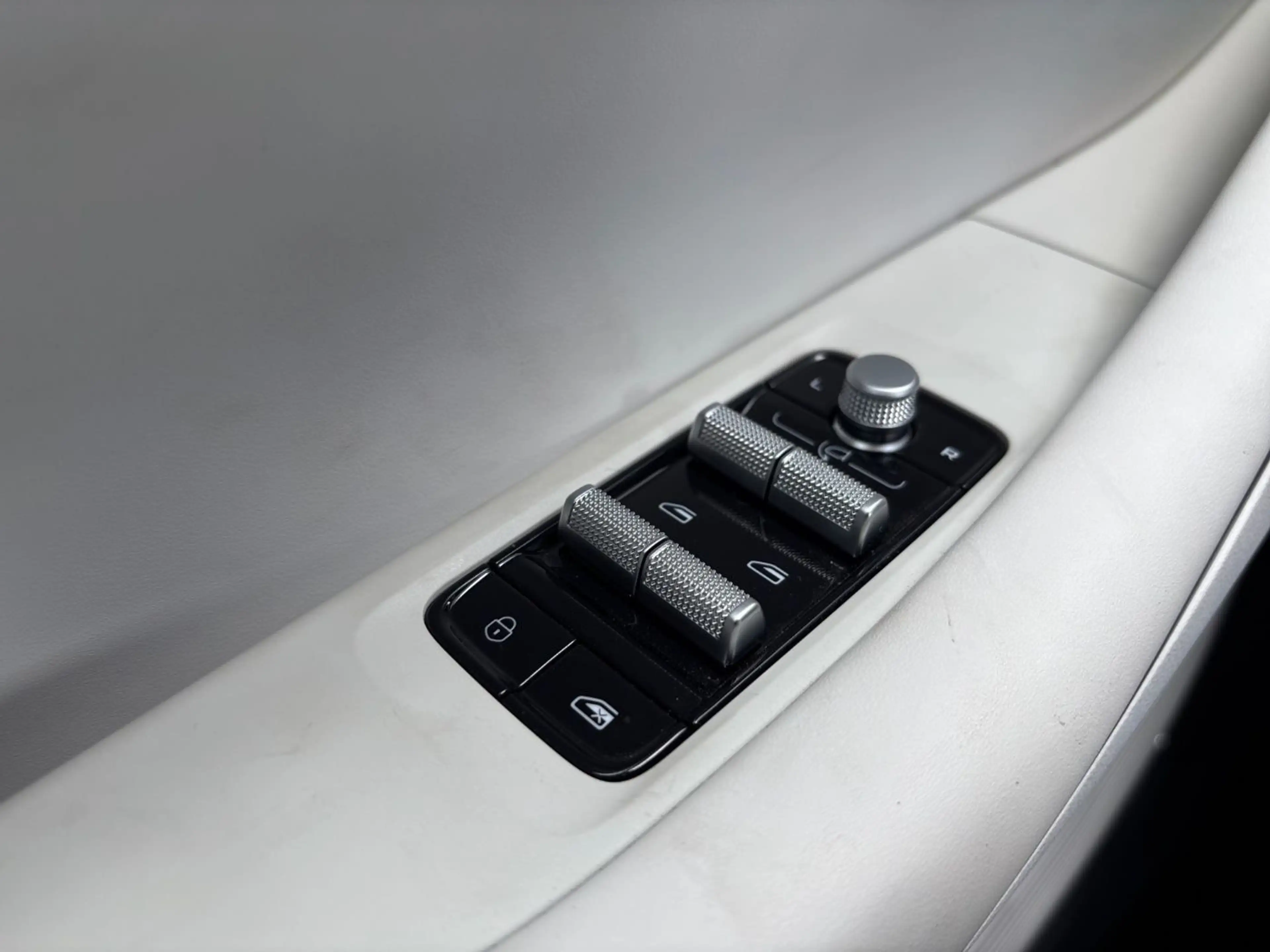 Geely E5 MAX ACC+LED+Navi+SHZ+360+Bel.Sitz+Kam.+KlimaA — photo 25