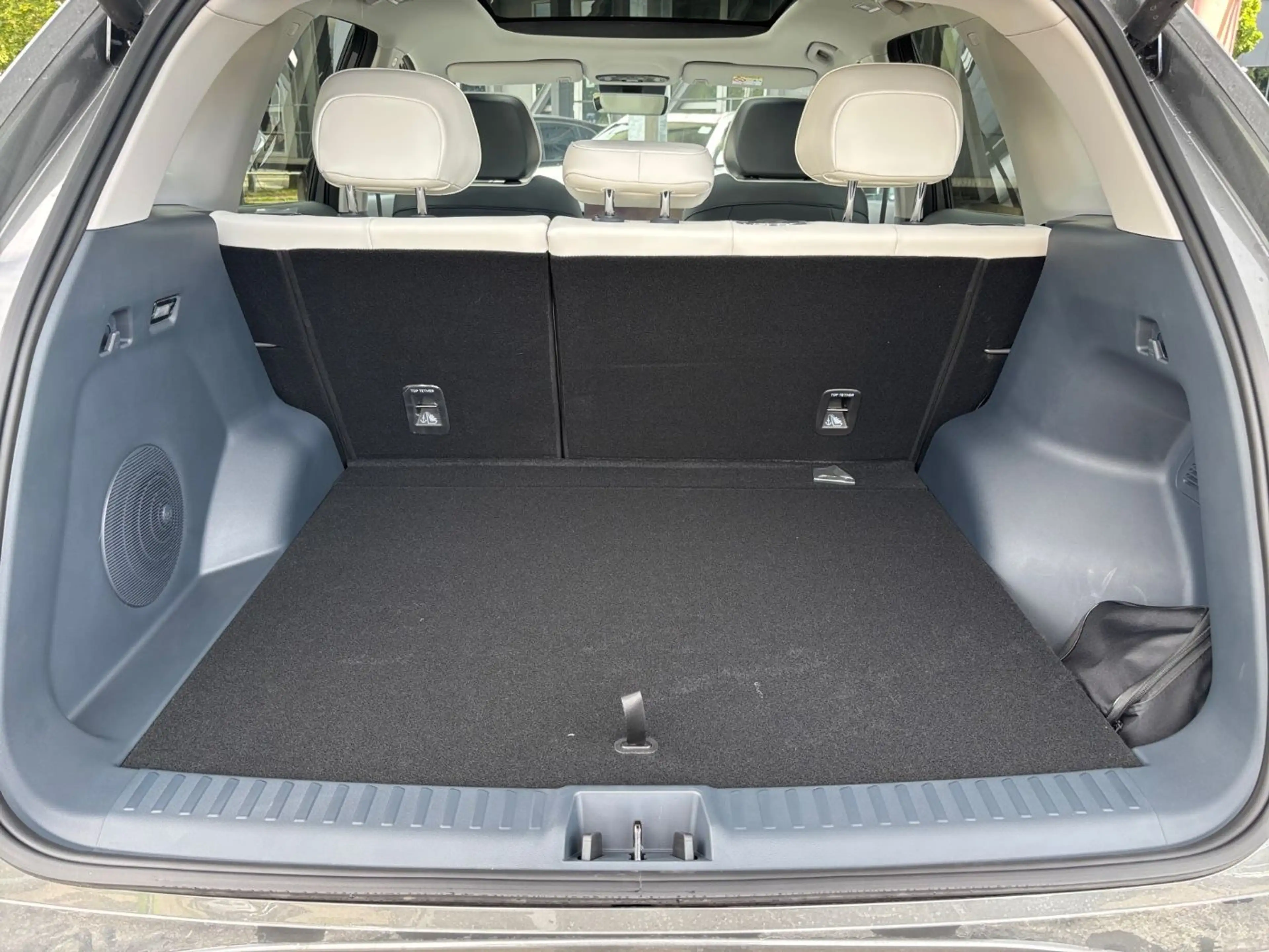 Geely E5 MAX ACC+LED+Navi+SHZ+360+Bel.Sitz+Kam.+KlimaA — photo 15